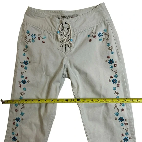 ⭐️SOLD⭐️ Y2K Festival Fairy Mudd Lace-Up Low Rise Floral Embroidered Flare Jeans - Picture 14 of 16